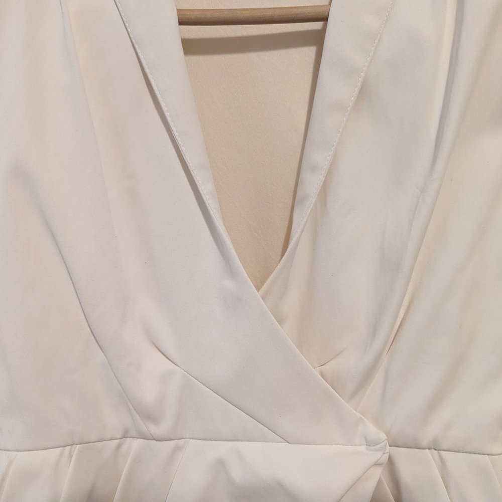 Alice + Olivia White Short Sleeve Peplum Wrap Blazer - Picture 6 of 16